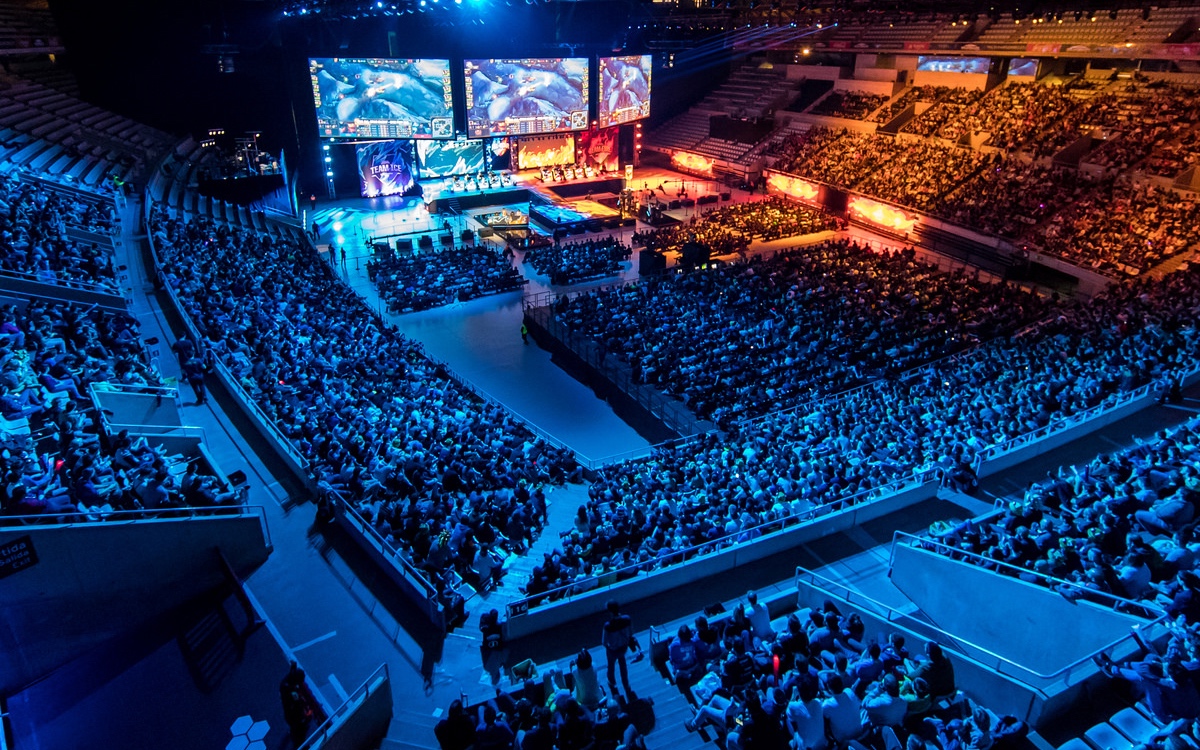 赛的首场小 赛的首场小